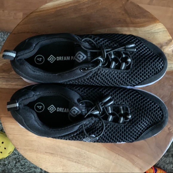 Boys Water Shoes sz 4. - Picture 2 of 4